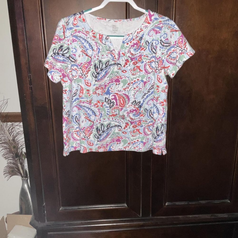 Kim Rogers multi-colored paisley print cotton scrub top #scrubs #medical